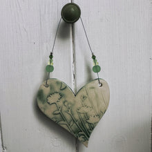 Load image into Gallery viewer, Floral Heart Decoration