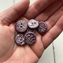 Load image into Gallery viewer, Single Floral Embossed Round 18mm Buttons