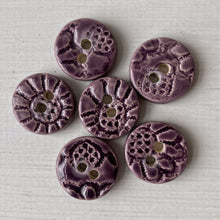 Load image into Gallery viewer, Single Floral Embossed Round 18mm Buttons