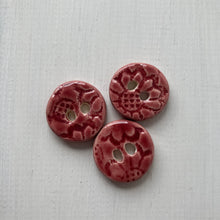 Load image into Gallery viewer, Single Floral Embossed Round 18mm Buttons
