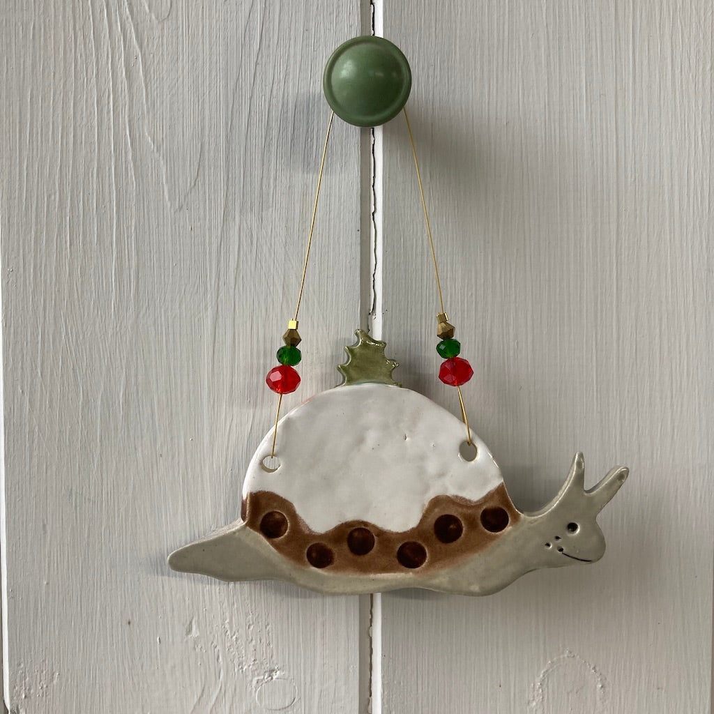 Christmas Pudding Snail – Magpie & Butterfly