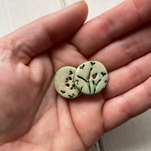 Small Love Tree embossed 22mm button sets