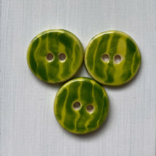 Load image into Gallery viewer, Kiwi &amp; Clover Stripe 3cm Buttons
